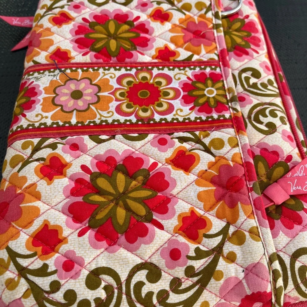 Vera Bradley Retro Floral Fabric in Red and Pink. Techno Case for Ereader